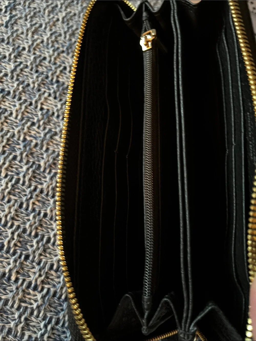 ANNA VIRGILI Black Pebbled Leather Zip Wallet NWT